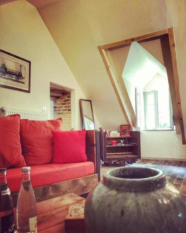 Bed and Breakfast Le Moulin De Corneil Mézilles Exterior foto